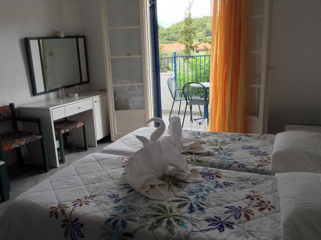 Musses Otel Koukounaries Oda fotoğraf